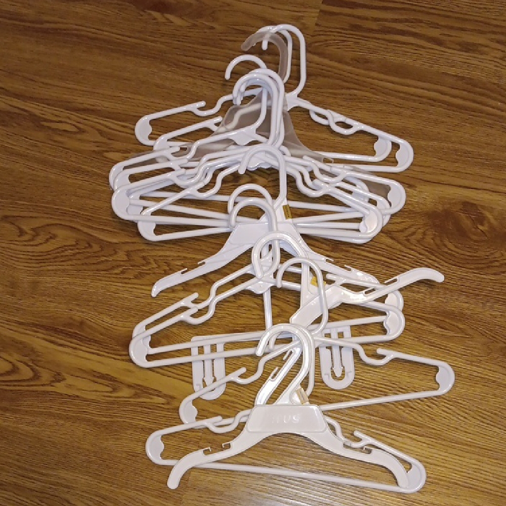 Newborn Baby Clothes Hangers Set  13 Count A Lot White Plastic Unbranded